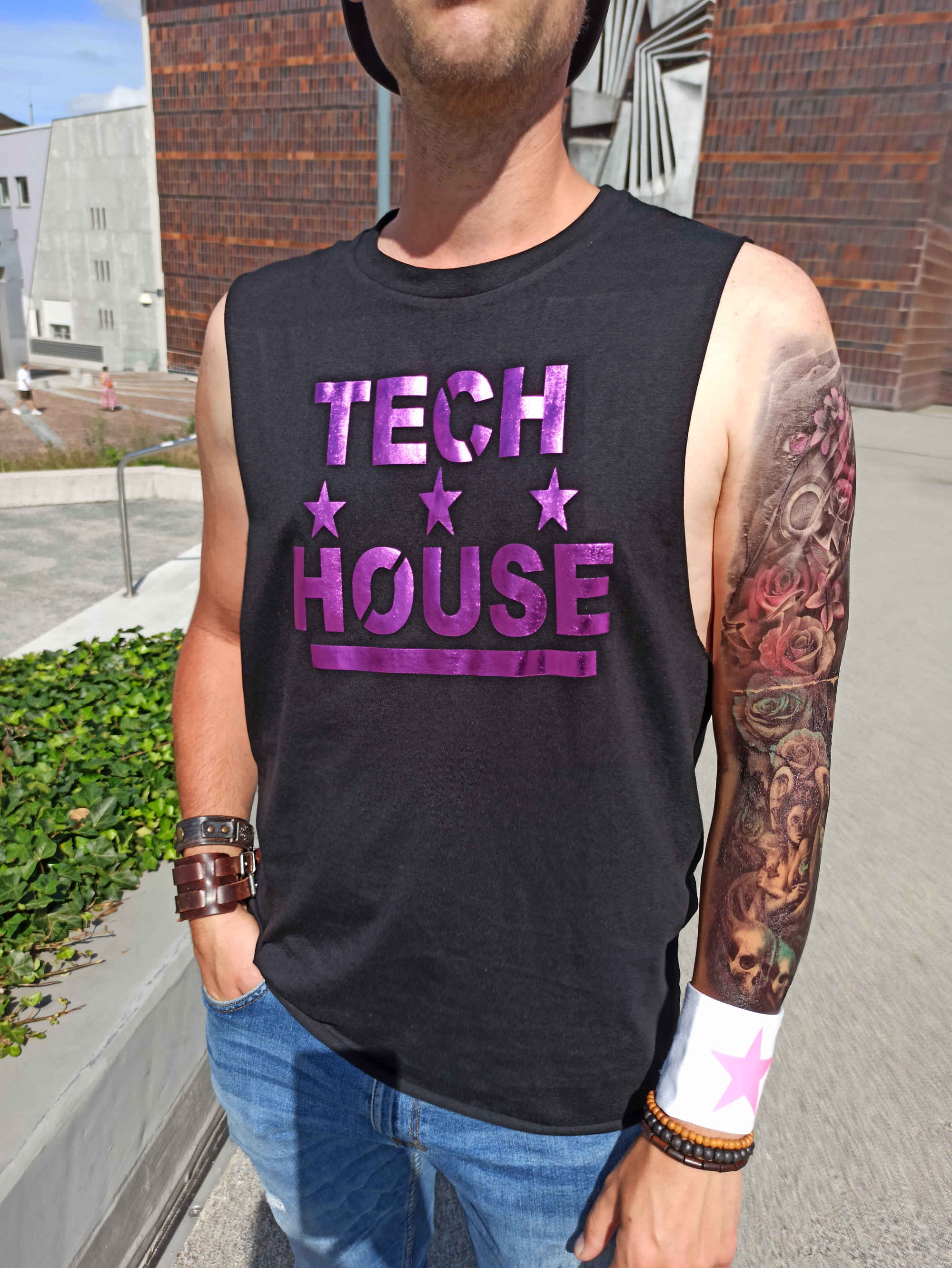 Armhole Vest Tank Top von Tech x House Model " Houser"  im Clubwear House Style Fashion Shop