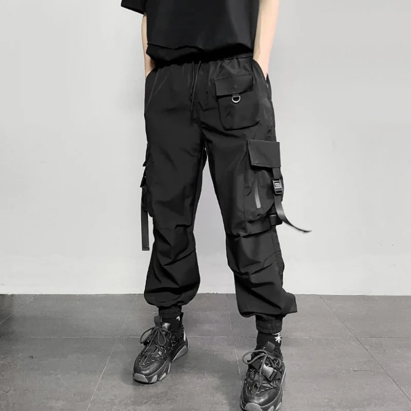 Techwear CARGO Pant  mit Applikationen in Schwarz Model X24 , Techwear Hose 
