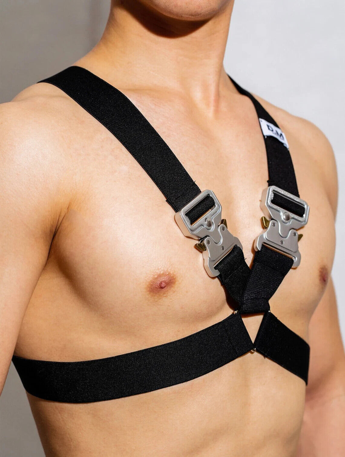 Harness mit Techwear Schnallen  von  Model " NAKED Tekno Harness" in Schwarz, Club Wear Techno