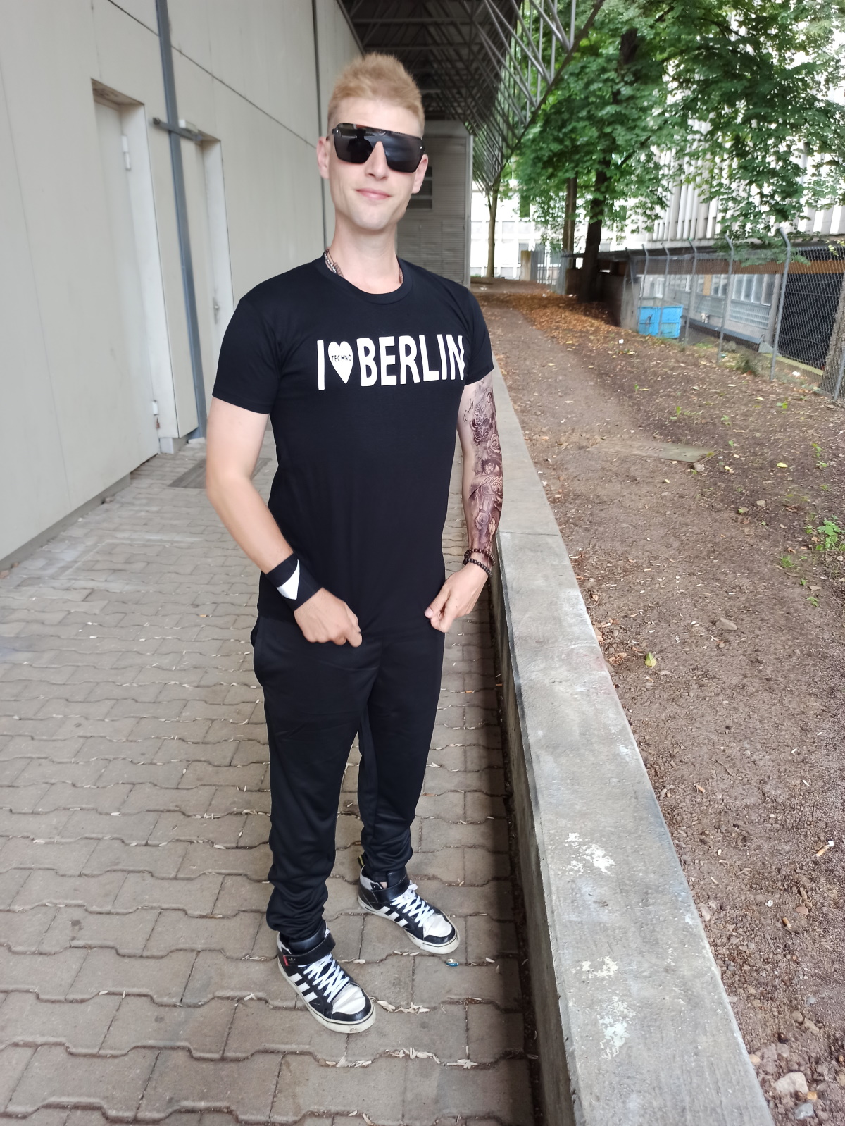 T-Shirt von SONICX Model "I LOVE TECHNO x CITY Berlin