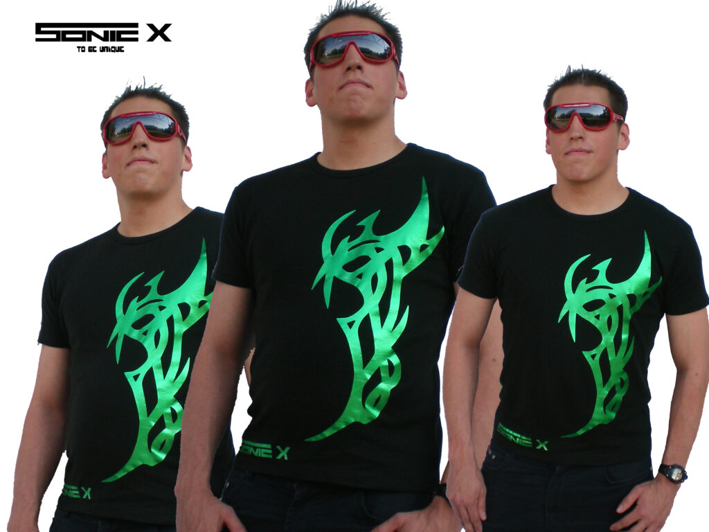 T-Shirt von SONICX Model " Techno Shine Tattoo One"  Techno Wear Style in Space Green