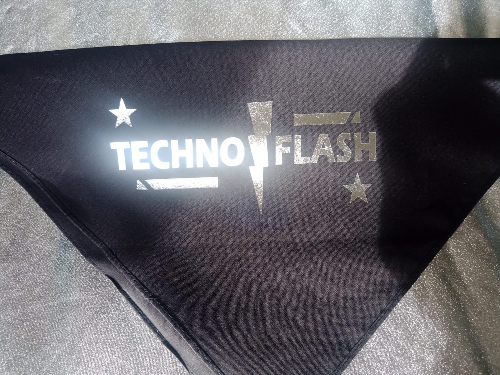 Bandana / Halstuch  von SONICX Model " Techno Flash"  Rave Wear Style in Space Silver