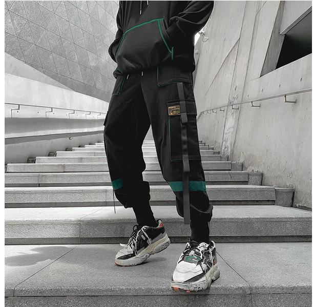 Techwear Cargo Pant mit Applikationen und Taschen in Schwarz- Grün, Techwear Shop  Fashion